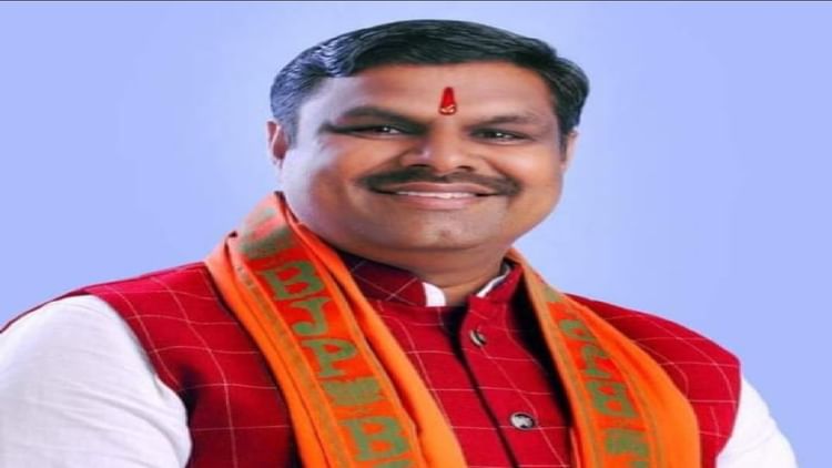 CG Cabinet Expansion: दुर्ग शहर विधायक गजेंद्र ने ली मंत्री पद की शपथ, जानें उनका राजनीतिक सफर, क्या है समीकरण