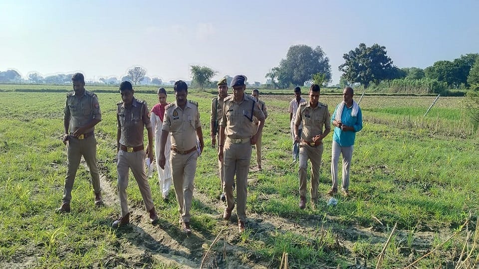 father killed his daughter by stabbing her 13 times with an axe due to a love affair In Firozabad