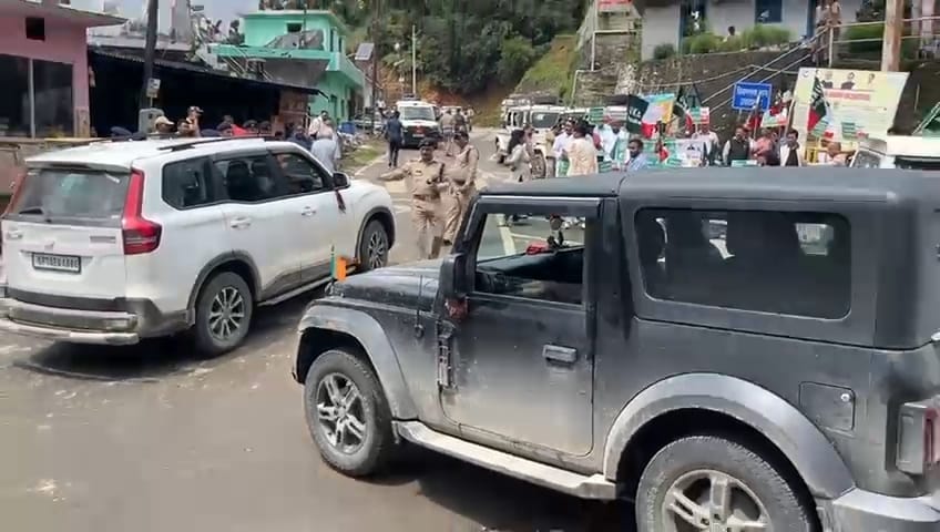 Uttarakhand Monsoon Session: Chamoli District Panchayat President stopped from entering Gairsain Vidhan Sabha
