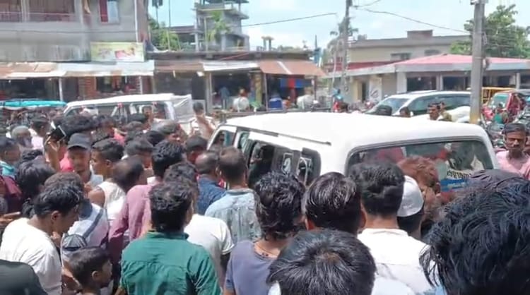 किशनगंज में तेज रफ्तार का कहर: ट्रैक्टर ने बाइक सवार को कुचला, 22 वर्षीय युवक की दर्दनाक मौत