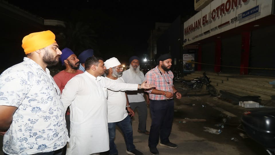Delhi Fire News A month and a half ago showroom caught fire owner did not learn any lesson