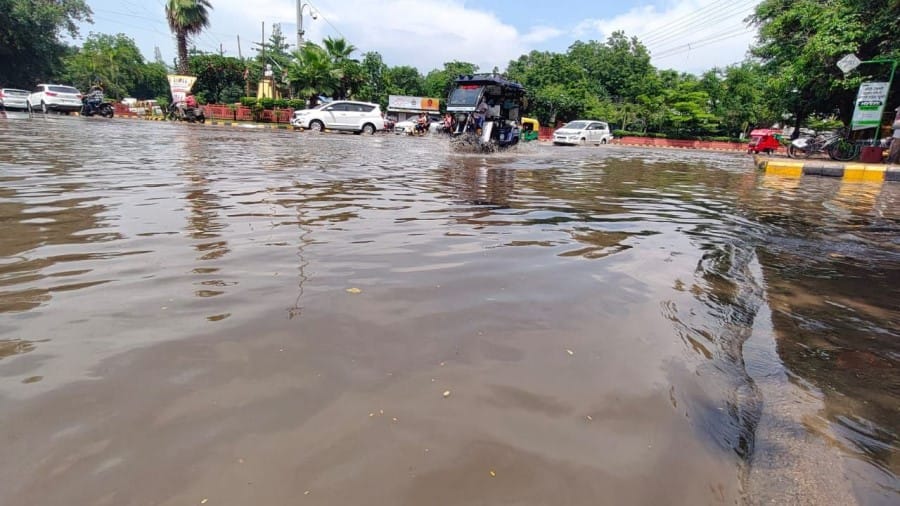 indore news heavy rain continues in city till end of august monsoon system active