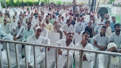 UP News: Ram Gopal Yadav and Harendra Malik reached Meerut