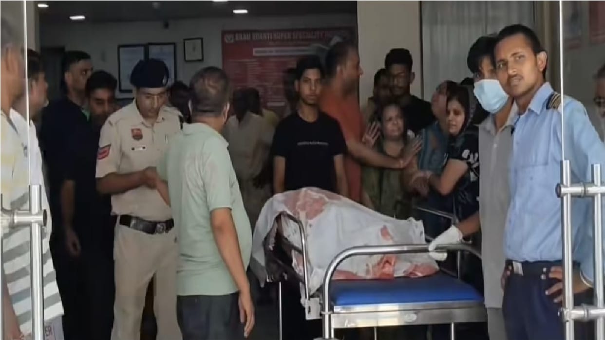 Woman commits suicide in Bahadurgarh: slits her own throat using a grinder