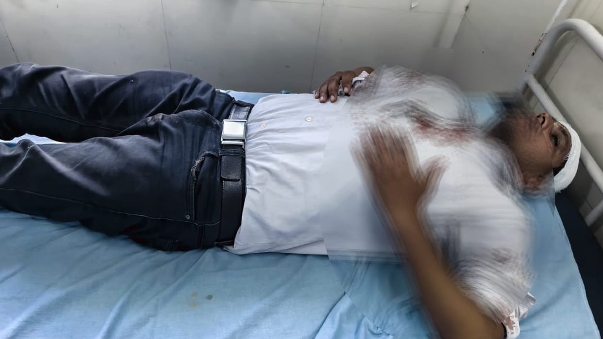 Mohanlalganj: Advocate attacked with an axe in a land dispute, seriously injured, referred to trauma center