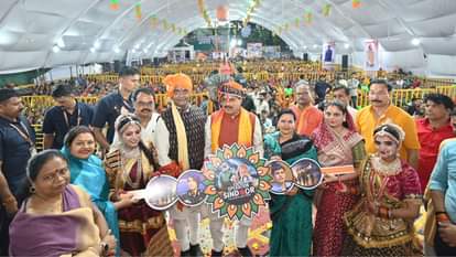 नरेला विधानसभा में सीएम को बहनों ने ऑपरेशन सिंदूर वाली राखी बांधी