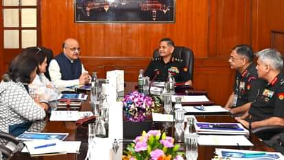 नीति आयोग के सीईओ बीवीआर सुब्रह्मण्यम के साथ भारतीय सेना के प्रमुख जनरल उपेंद्र द्विवेदी की बैठक