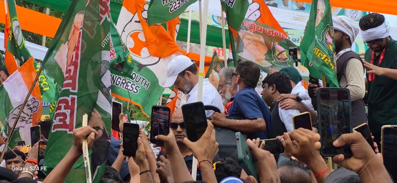 नवादा पहुंचे राहुल गांधी