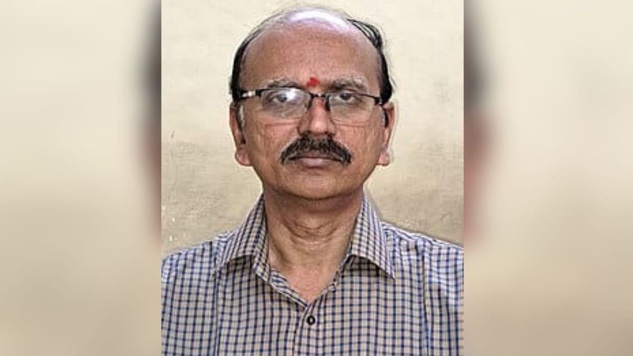 BHU Former HOD Venkateshwar Lu accused in murderous attack took four days leave in name of family wedding