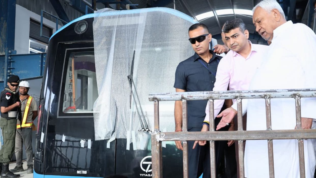Patna Metro: CM Nitish Kumar Inspects First Look of Metro, City Residents to Get Service Soon