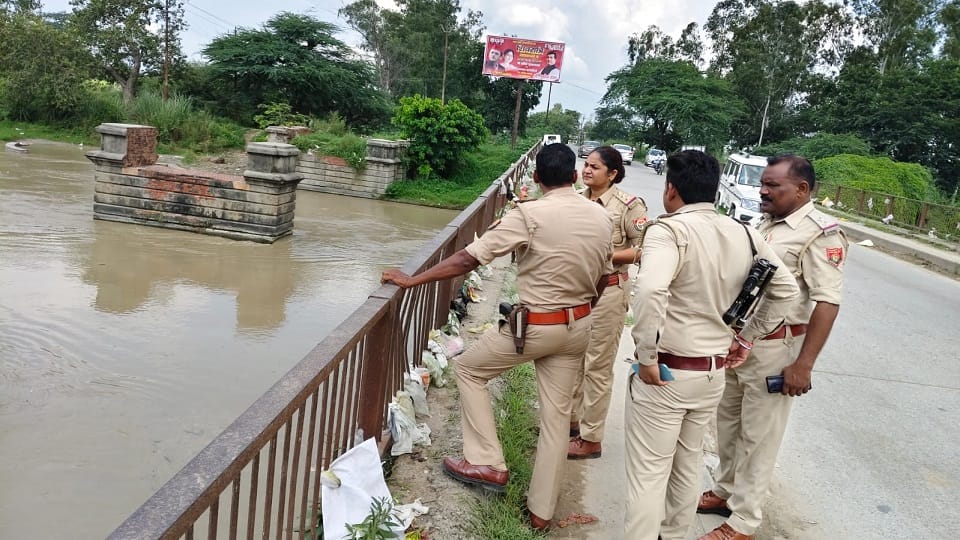 Meerut: 'My lover got my divorced, then married someone else', girl jumped into Ganganahar