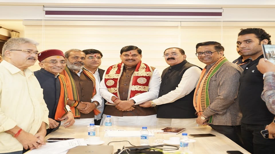 Founder of National Parshuram Council met CM Mohan Yadav discussed about renovation of Parshuram birthplace in