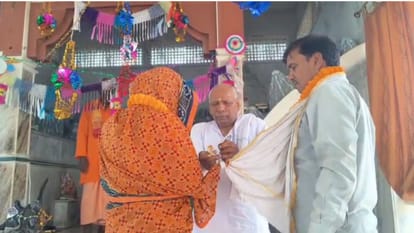 Unique marriage in varanasi husband got his wife married to her lover