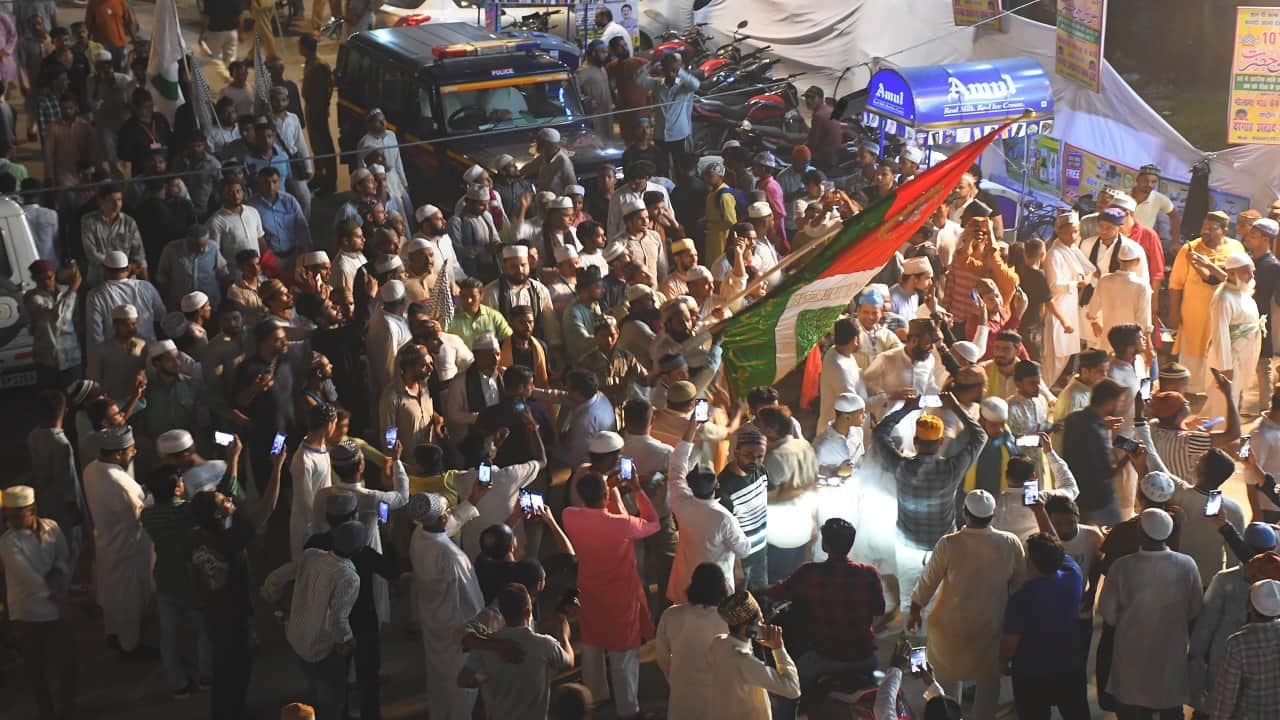 Urs-e-Razvi Work for the progress of the country spread love message gave from Dargah Ala Hazrat