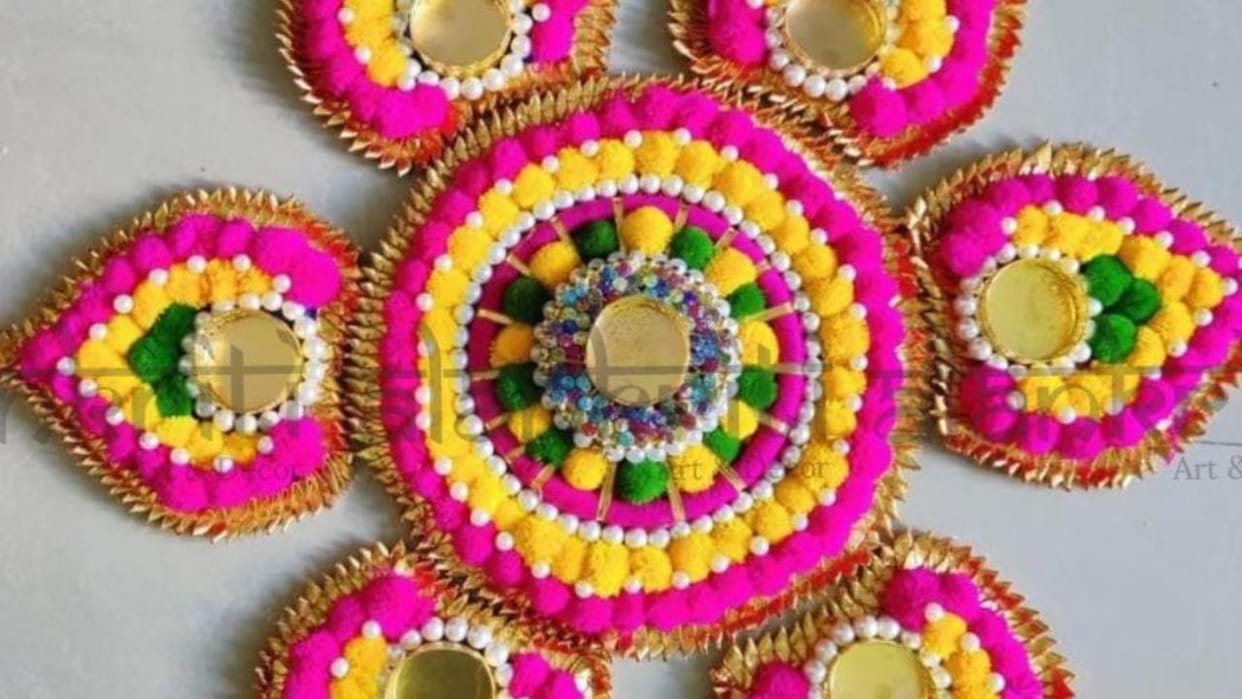 Jhansi: Skill turned into business, Poonam is giving new look to old decorative items