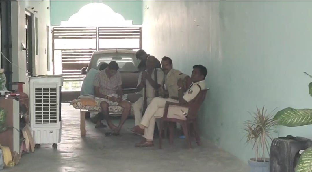 Bihar News Surveillance team raids residence of Anubhuti Srivastava Executive Officer of Nagar Parishad
