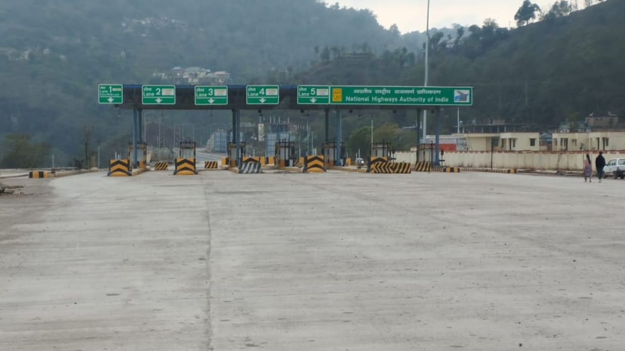 Himachal No fee will be charged at Baloh and Garamoda toll plaza collection suspended for one month