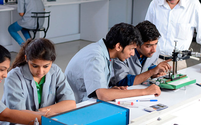 UP: Now engineers will also study Vedic mathematics and women health, will also be able to study music and San