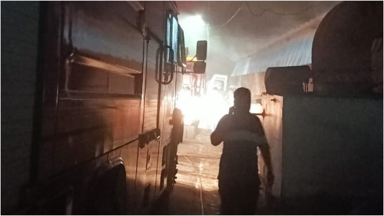 Fire broke out in the bank electric panel and catechu factory in Bareilly