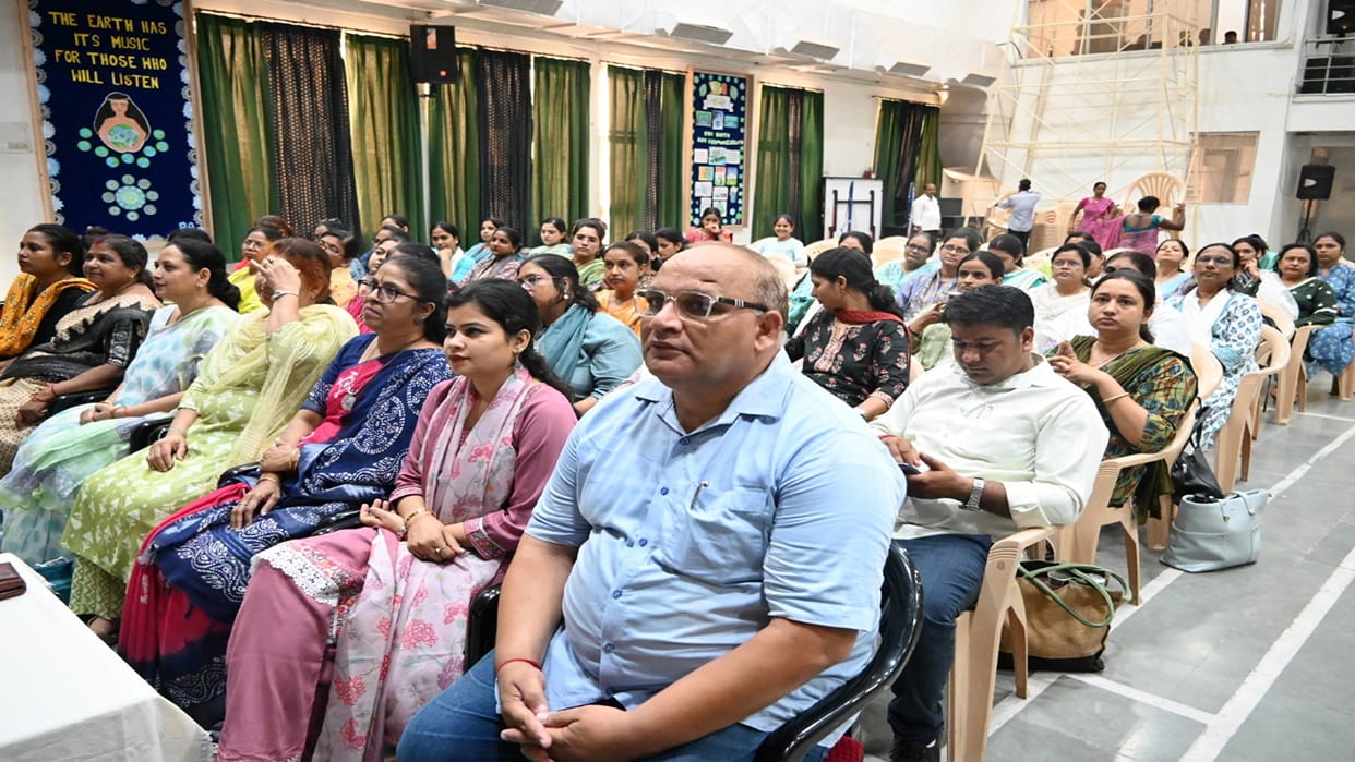 Ganga Gurukulam School: Tips given to teachers for concentration and contemplation, emphasis on intellectual