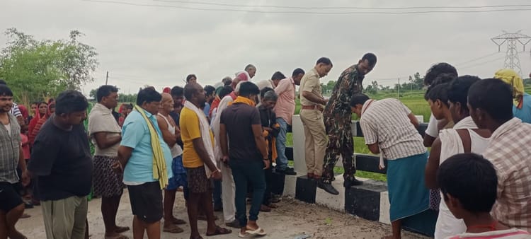 Bihar News : महिला की हत्या कर शव को पुल से फेंका,घटना से इलाके में  फैली सनसनी; पुलिस पर भीड़ ने किया हमला