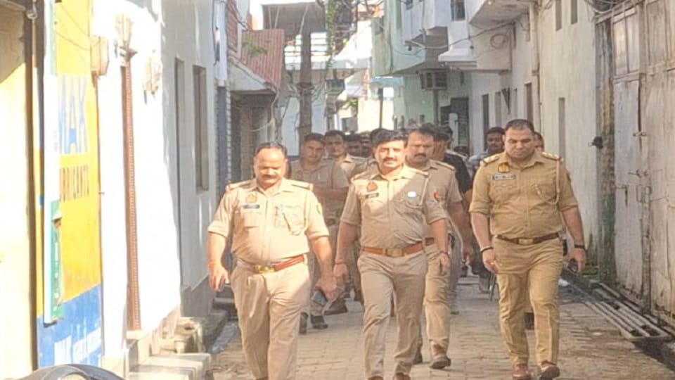 Police raided in search of outgoing district president of Hindu Yuva Vahini in Ghaziabad