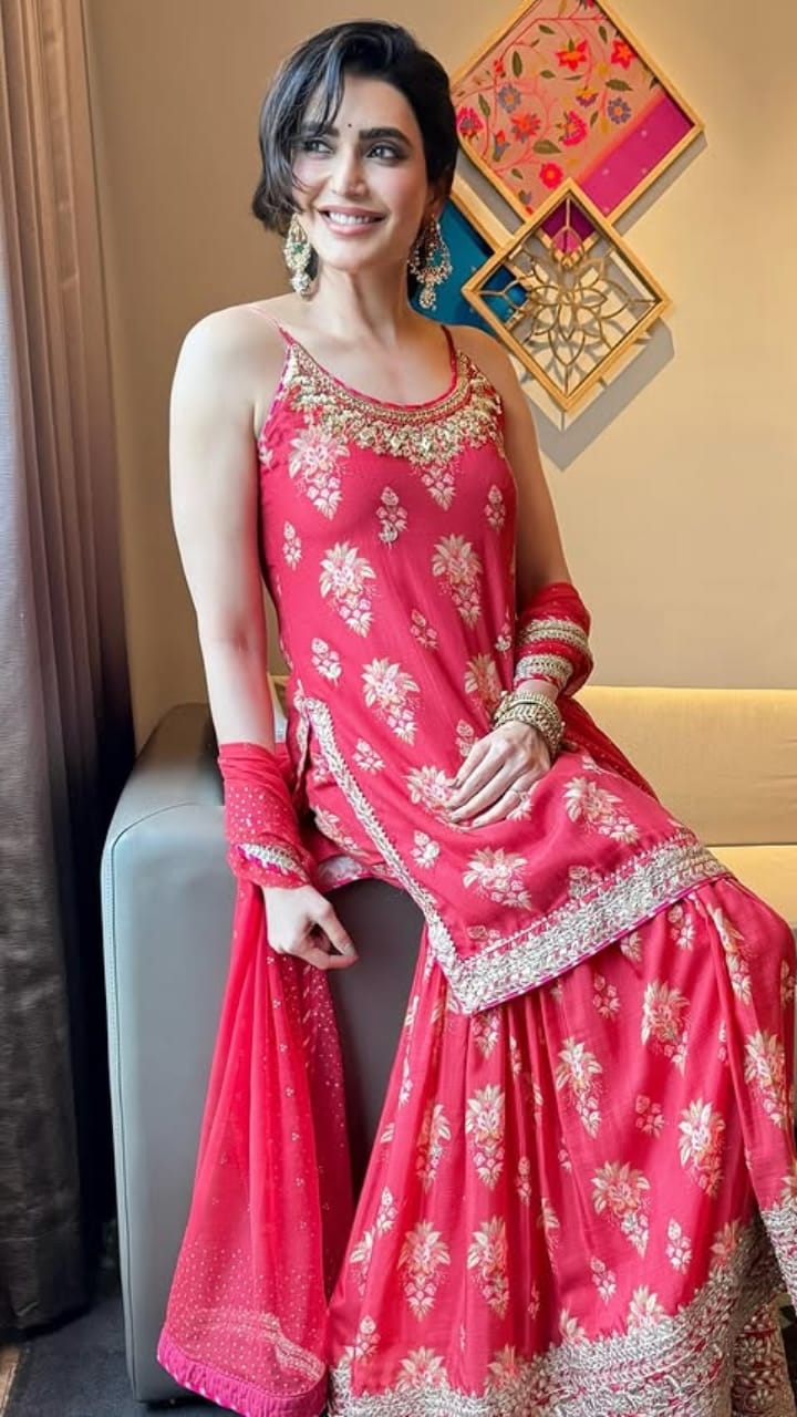 करिश्मा तन्ना ने शेयर किया ट्रेडिशनल लुक, फैंस बोले-एंजेल