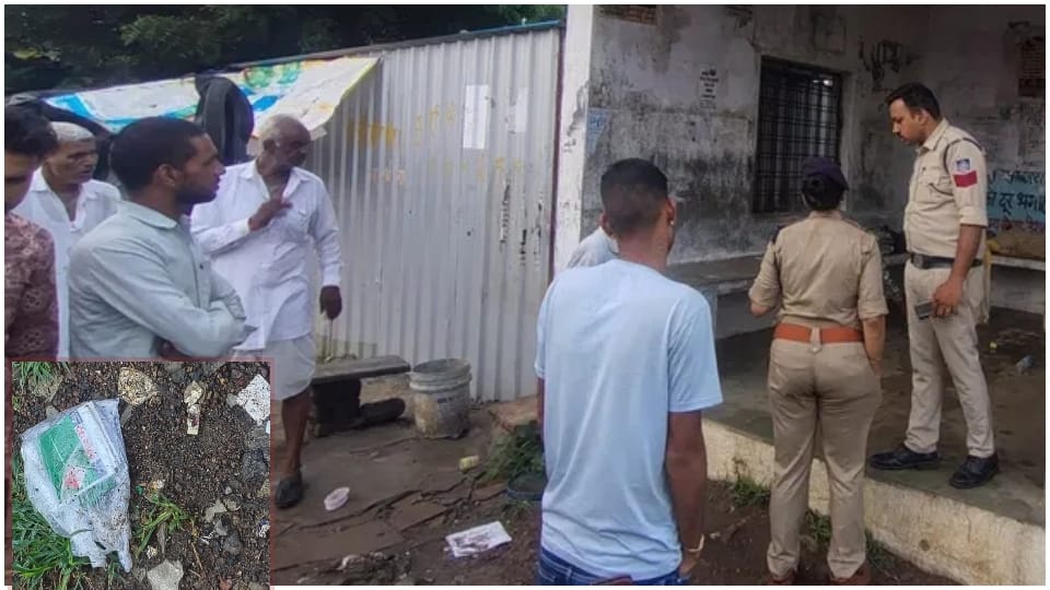 The bodies of a young man and a teenager from Ratlam district were found in the passenger waiting room