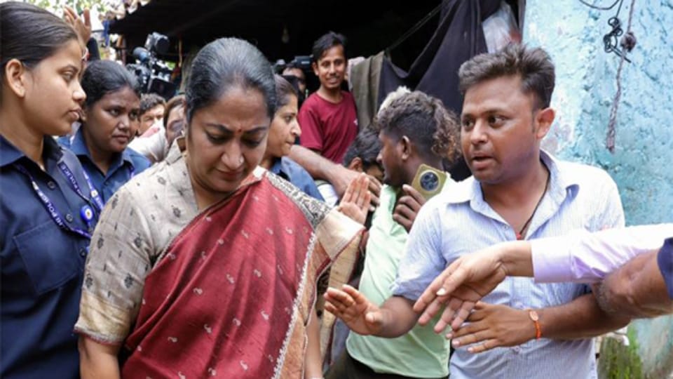 Rekha Gupta News Attacker Tried to Pull CM Hand Political Reaction on Incident