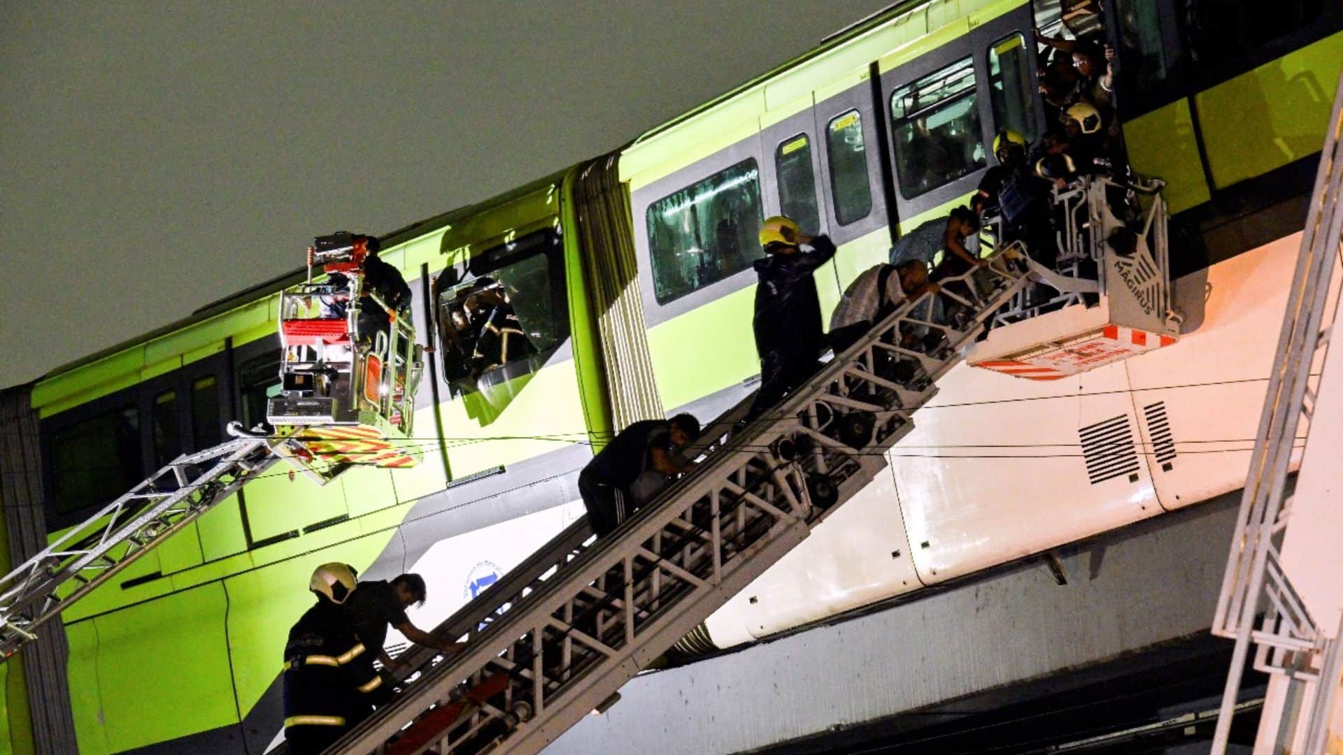 Mumbai Monorail Incident Some scared passengers were even ready to jump off stranded fire brigade rescue
