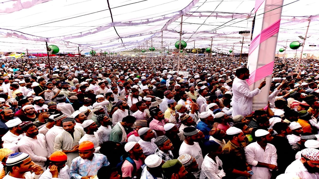 Mufti Salman Azhari said No one is powerful with a 56 inch chest