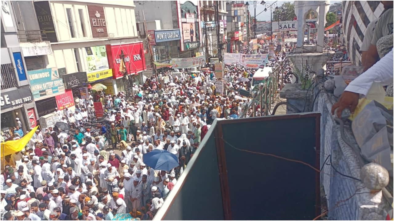 Urs of Ala Hazrat concluded with the ritual of qul in Bareilly