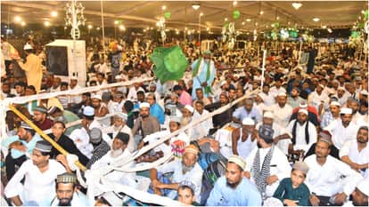 उर्स-ए-रजवी: कॉन्फ्रेंस में जुटे जायरीन