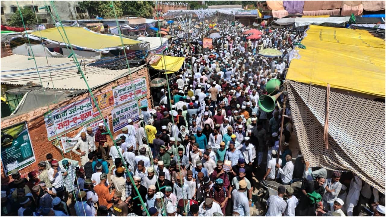 Ala Hazrat Qul Shareef today lakhs of pilgrims gathered in Urs e Razvi Bareilly
