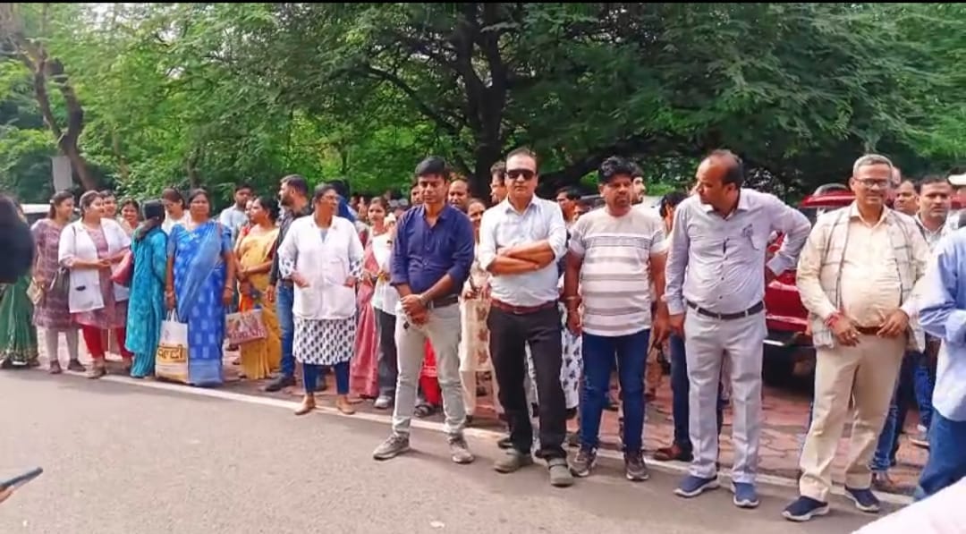 Bhopal: Outsourced health workers of the state have not received salary for several months, appealed to Deputy