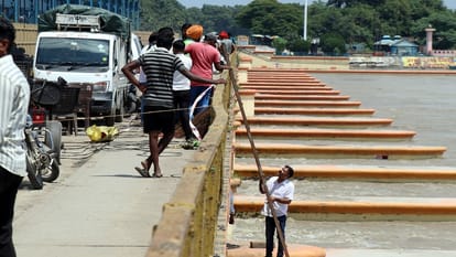 Bijnor: Raised slabs on Ganga Barrage by installing jacks, know for how many days the traffic will closed