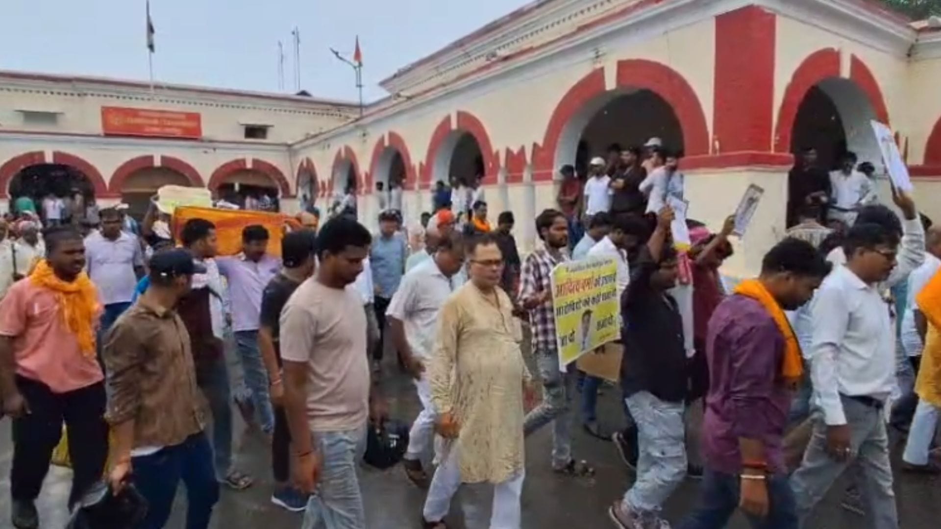 Ghazipur Murder Case Aditya family met DM and mother demanded justice