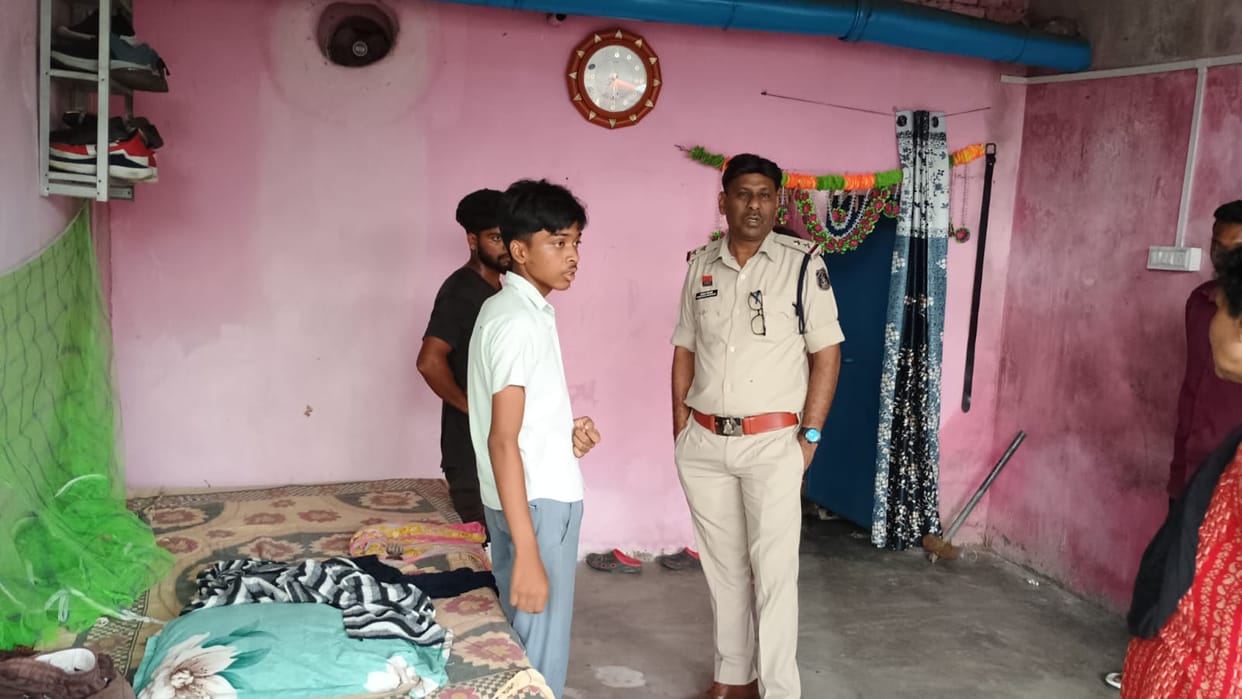 Body of woman was found hanging from noose under suspicious circumstances in Bhatgaon Surajpur