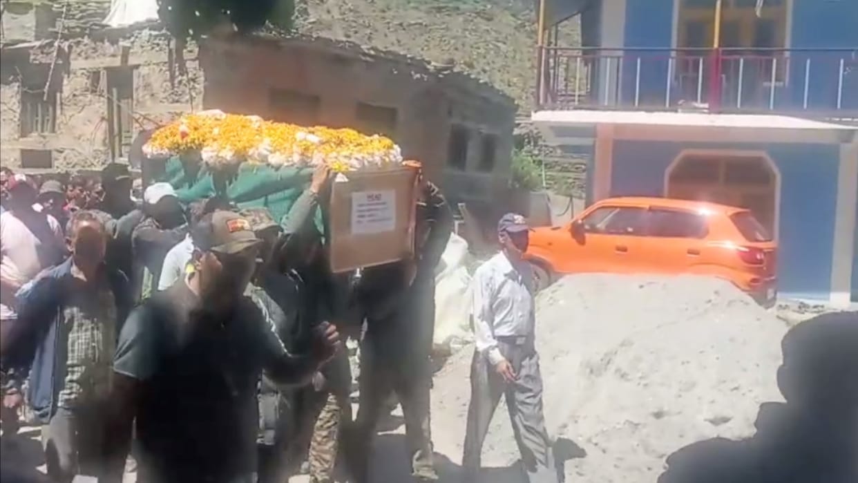 Martyr Agniveer Arun's mortal body brought to Udaipur by army chopper