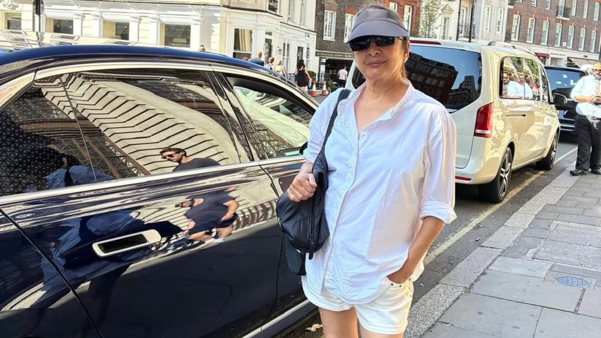 Neena Gupta At Age Of 65 Owns Her Shorts Look Shuts Down Trollers Who Body  Shamed Her - Amar Ujala Hindi News Live - Neena Gupta:65 साल की नीना ने  शॉर्ट्स में