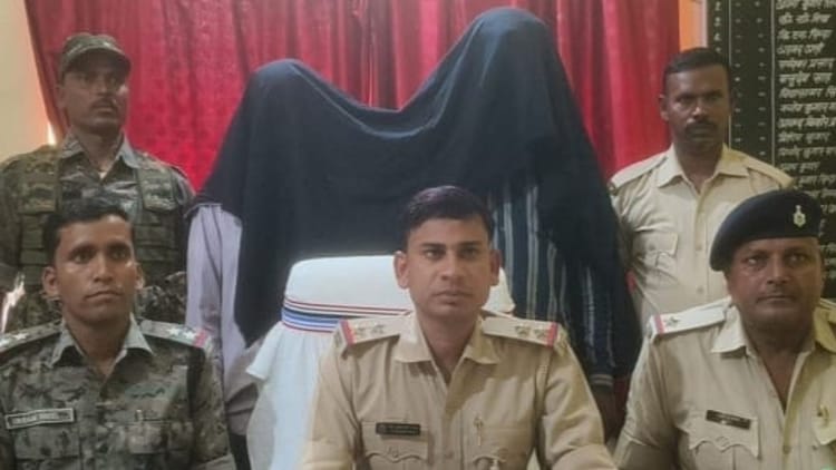 Jharkhand: रुपये के लेन-देन विवाद में युवक की हत्या, शव जलाकर सबूत मिटाने की कोशिश, पिता-पुत्र गिरफ्तार