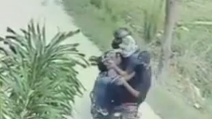 Varanasi Colonizer murder in his own colony miscreants fired three bullets from one meter away