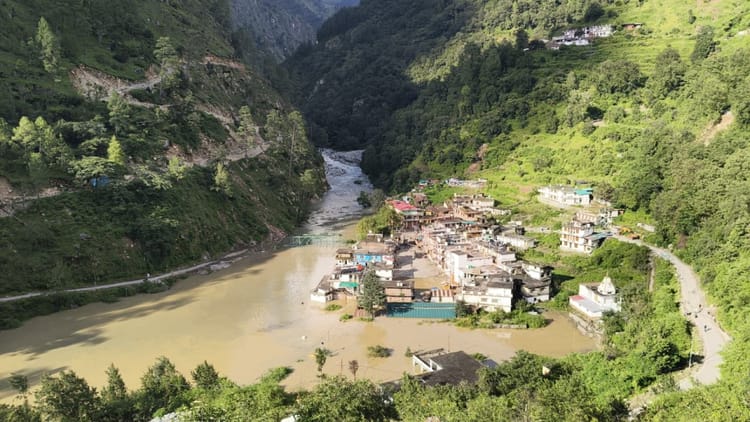 Uttarkashi: मलबा आने से यमुना नदी में बनी झील का जलस्तर बढ़ा...जलमग्न हुआ स्यानाचट्टी, तीन गांव खाली कराए