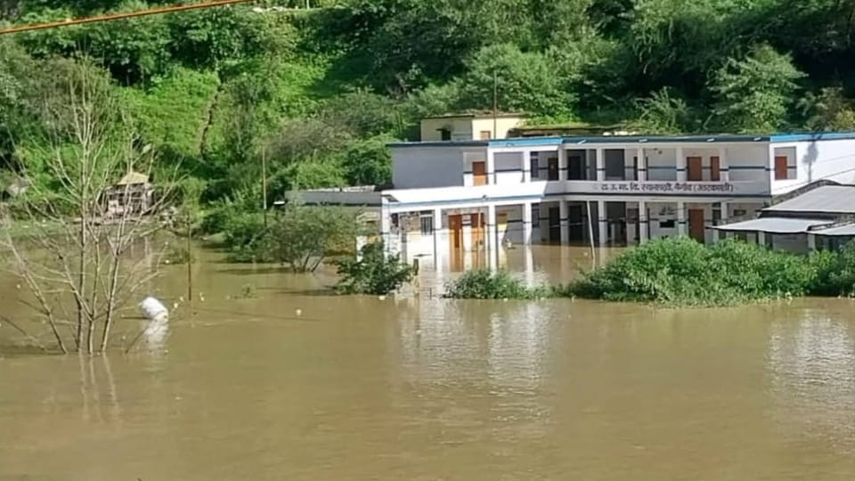 Uttarkashi Disaster After Dharali now  situation in Syanachatti has worsened 300 People Escaped photos