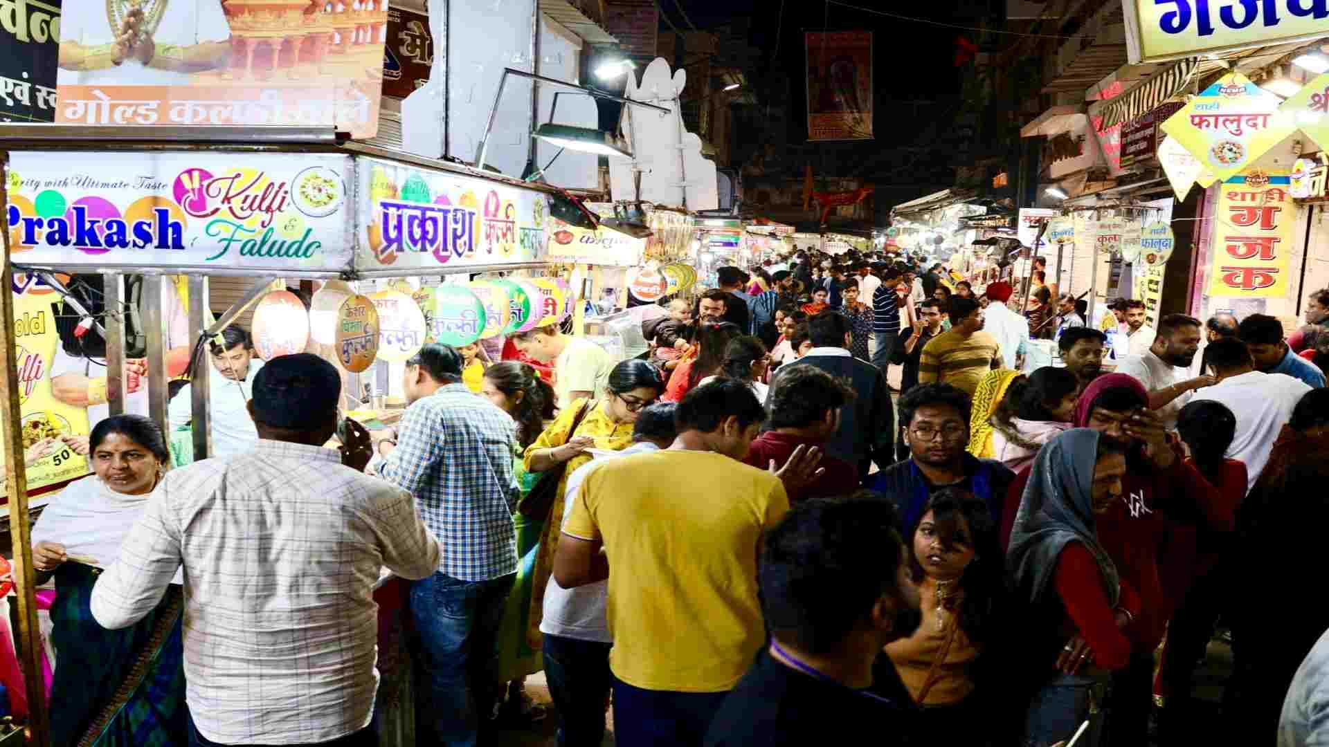 MP News: 80-year-old Indore's Sarafa Chowpatty surrounded by controversies