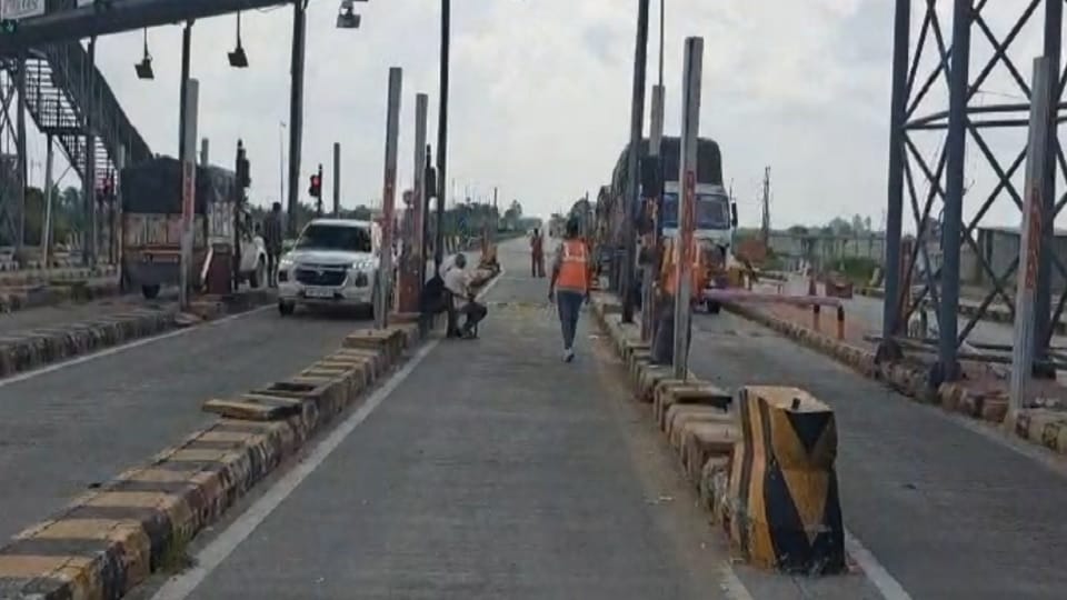 Bhuni Toll Case: NHAI took over toll plaza, recovery started, but these vehicles are passing free