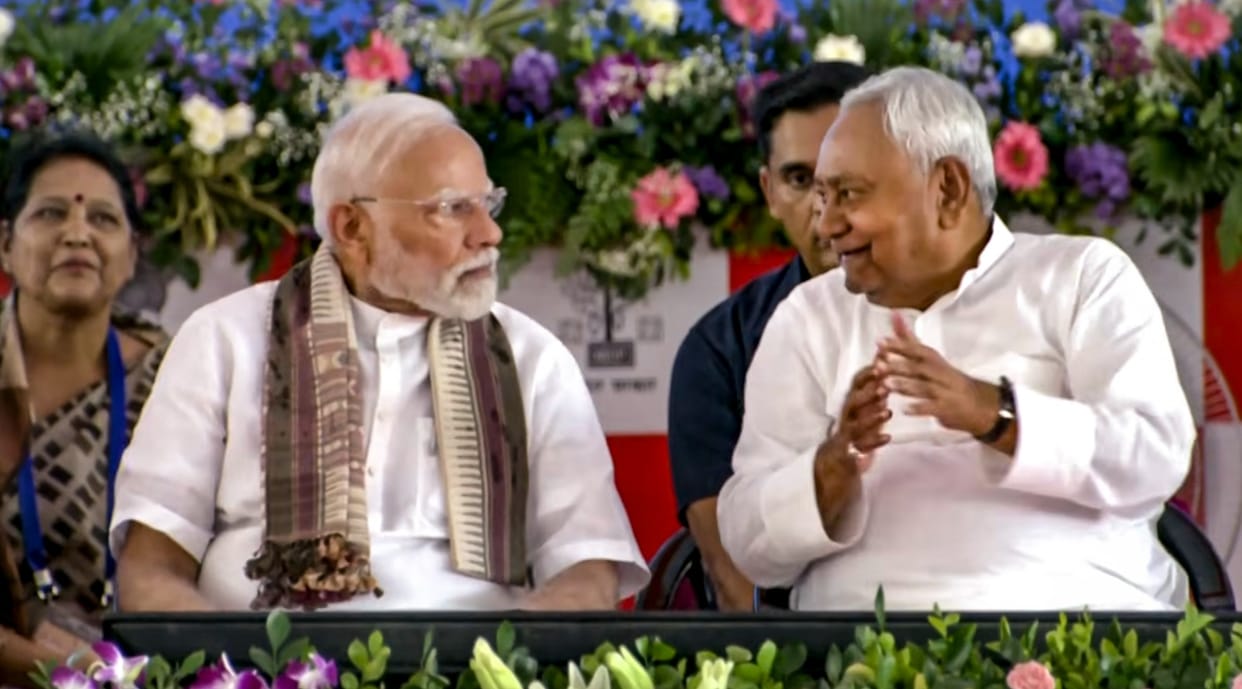 Bihar : Women receive ten thousand rupee in bank accounts apply CM Women's Employment Scheme