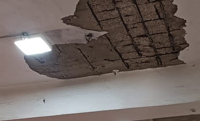 panic in main post office throughout day employees and customers are scared seeing roof