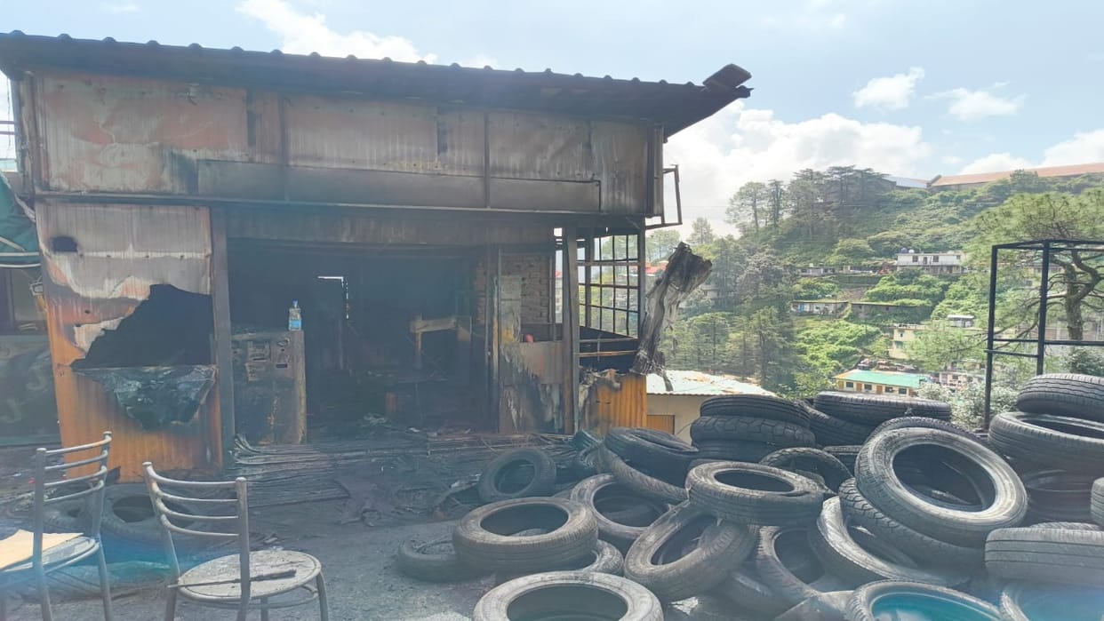 Fire broke out in a tyre shop in Taradevi, loss of lakhs