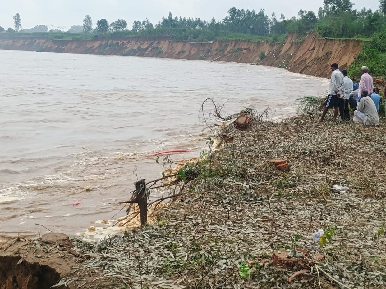 Ganga erosion damages underground pipeline of Najibabad petroleum depot, farmlands at risk